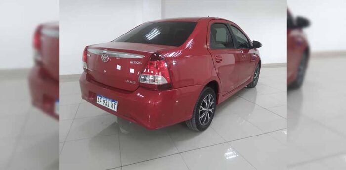 ETIOS XLS 4P 6MT - Imagen 3
