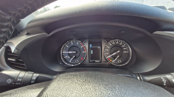 HILUX 4X2 SRV MT L/21 - Imagen 5
