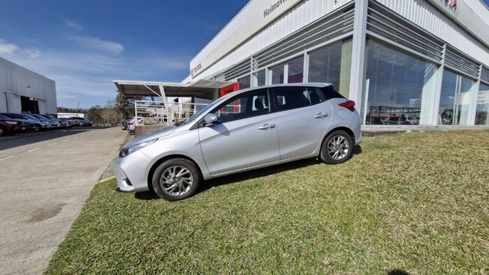 YARIS XLS CVT 5P - Imagen 2