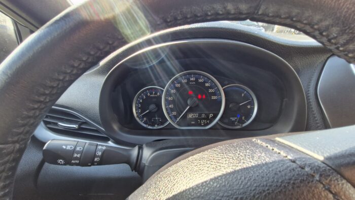 YARIS XLS CVT 5P - Imagen 5